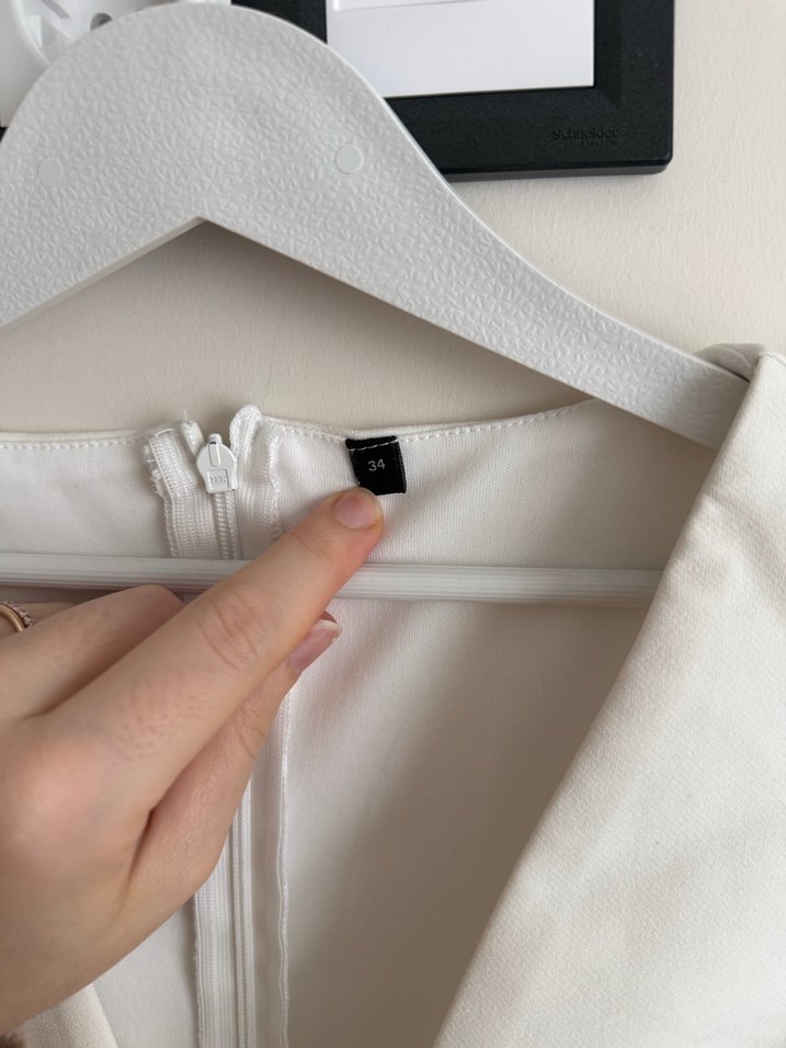 Beyaz V Yaka Kadın Uzun Tulum - Görsel 3