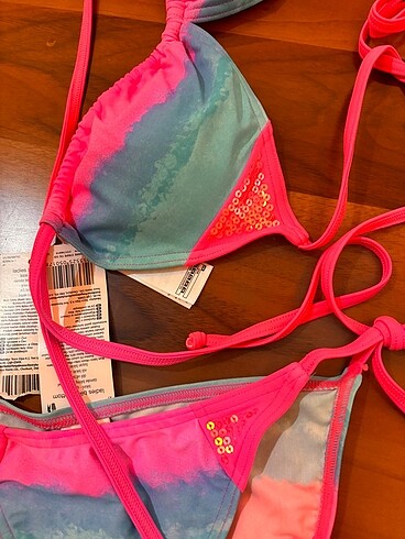 Diğer Sıfır etiketli bikini takım