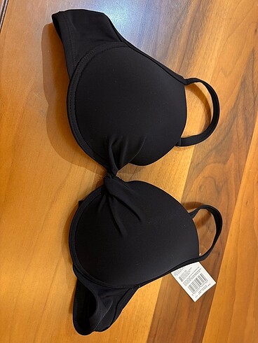 s Beden Sıfır etiketli bikini takım