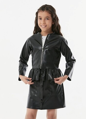 9 Yaş Beden siyah Renk Suni deri fırfırlı kız çocuk ceket 