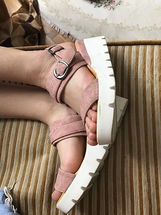 PEMBE KALIN TABANLI AYAKKABI