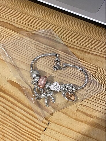 Charm bileklik penti