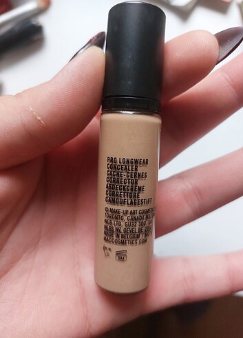 universal Beden M.A.C. PRO LONGWEAR CONCEALER