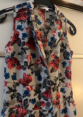 Çiçek Desenli Düğmeli Kolsuz Kadın Tulum - Görsel 2