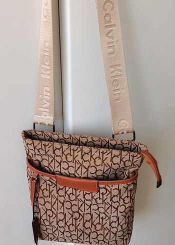Calvin Klein Bej Deri Kadın Çapraz Çanta