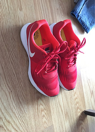 38 Beden kırmızı Renk Nike 38.5