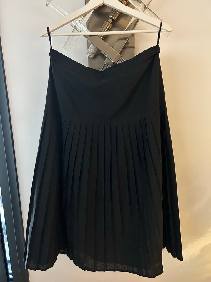 Siyah Piliseli Etek - Görsel 2