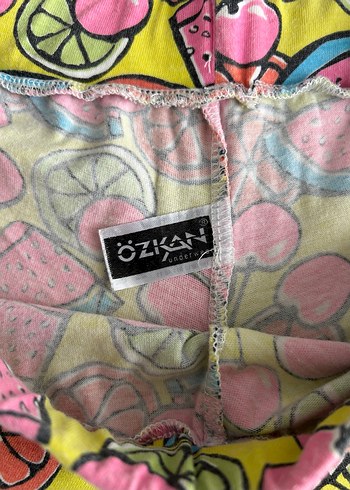 Renkli Pop Art Desenli Mini Şort - Görsel 4