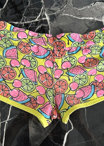 Renkli Pop Art Desenli Mini Şort - Görsel 2