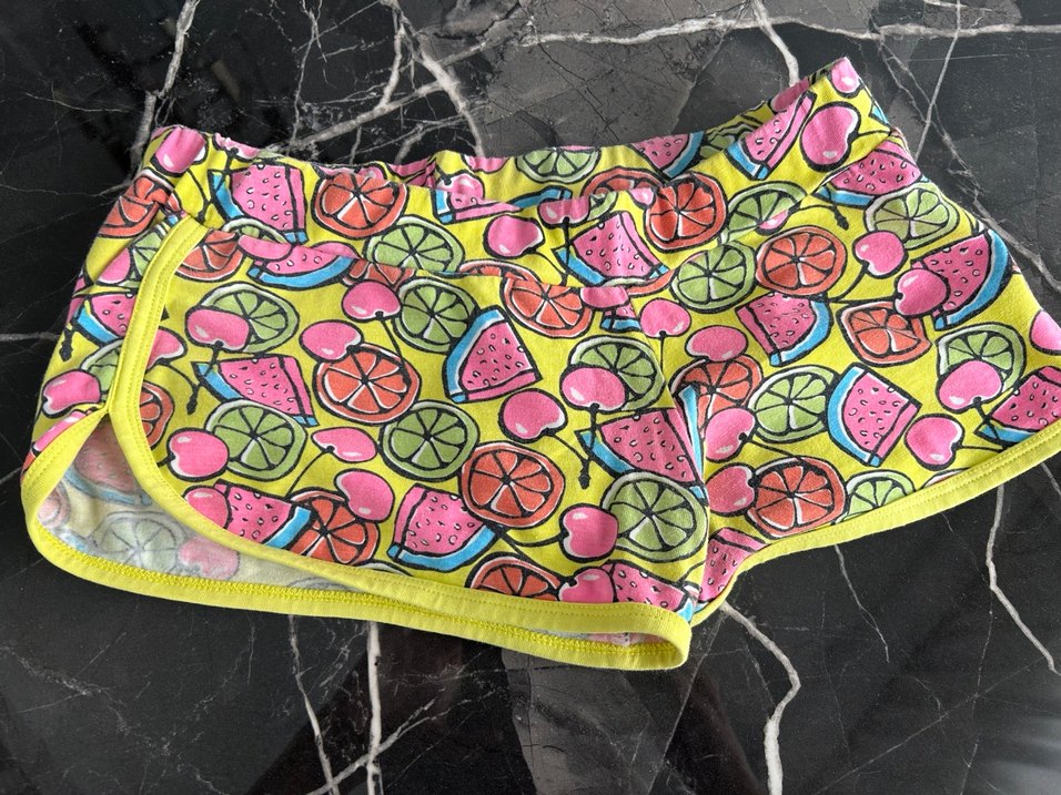 Renkli Pop Art Desenli Mini Şort - Görsel 3