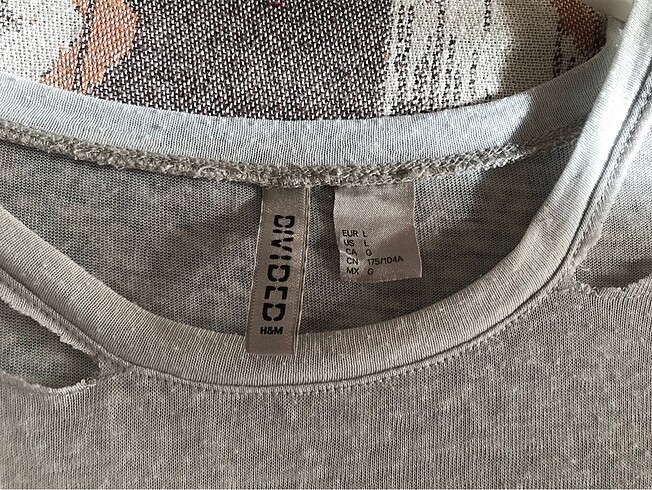l Beden gri Renk H&M yakası yırtık bluz
