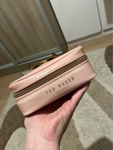 Ted Baker makyaj çantası