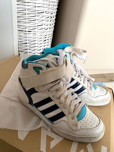 38 Beden beyaz Renk Adidas Yüksek bilek ayakkabı