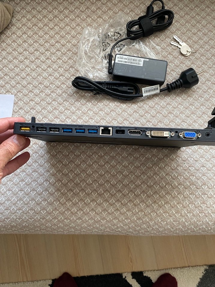 Lenovo Siyah Laptop Docking İstasyonu - Görsel 4