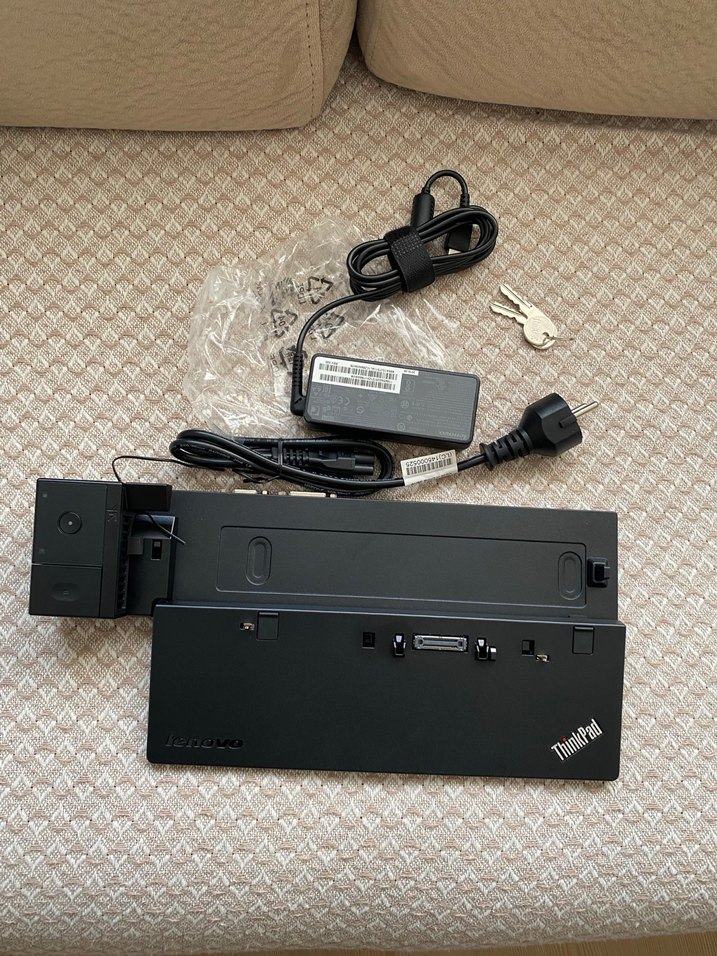 Lenovo Siyah Laptop Docking İstasyonu - Görsel 3