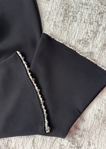Siyah Midi inci detaylı Kadın Kumaş Pantolon - Görsel 3