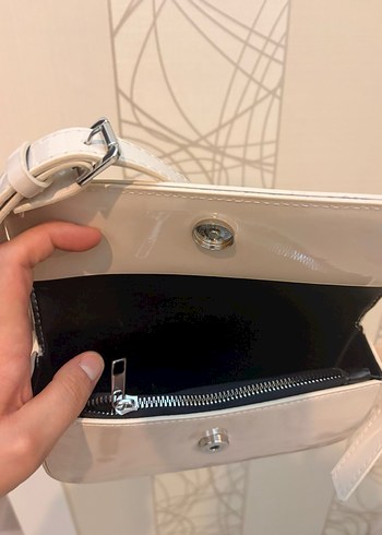 Beyaz Deri Tokalı Kadın Çanta - Görsel 2