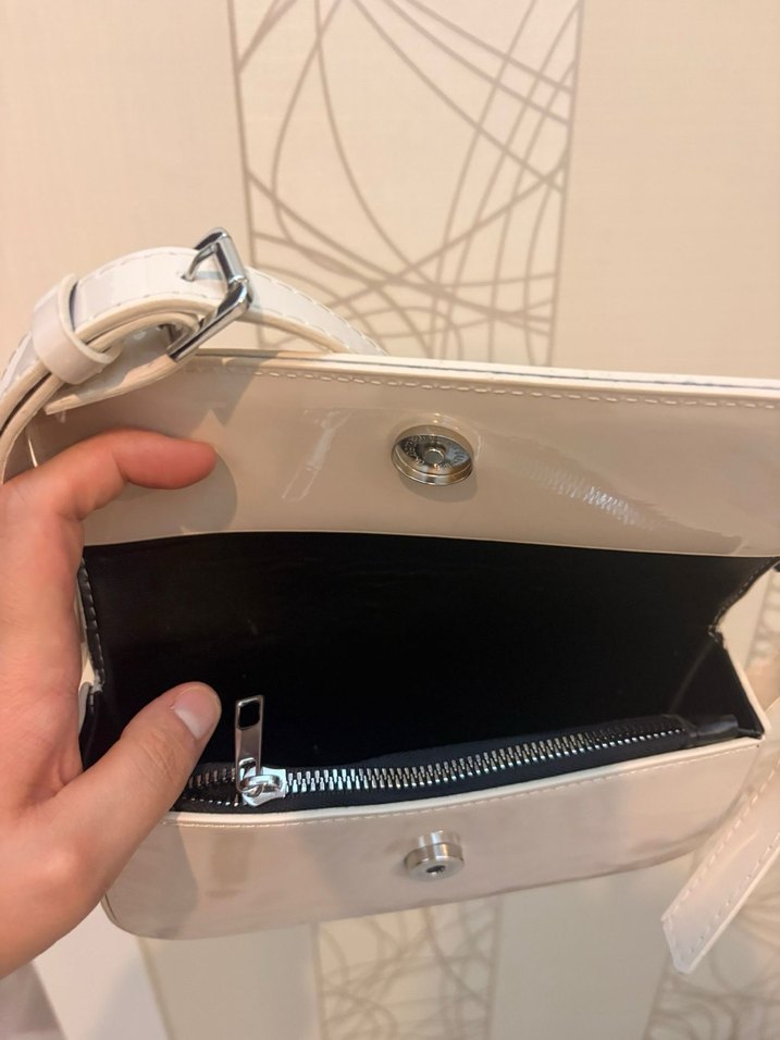 Beyaz Deri Tokalı Kadın Çanta - Görsel 2