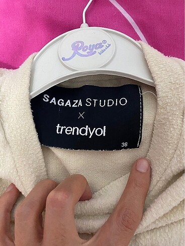 Sagaza Madrid Sagaza kolları peluş crop