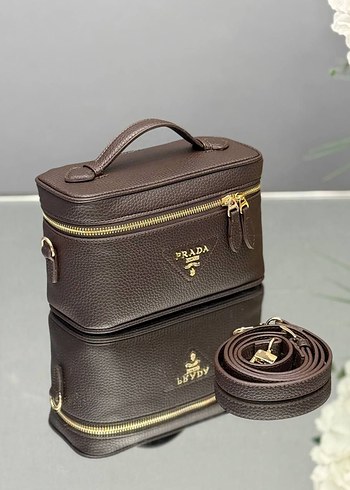 Prada El Çantası