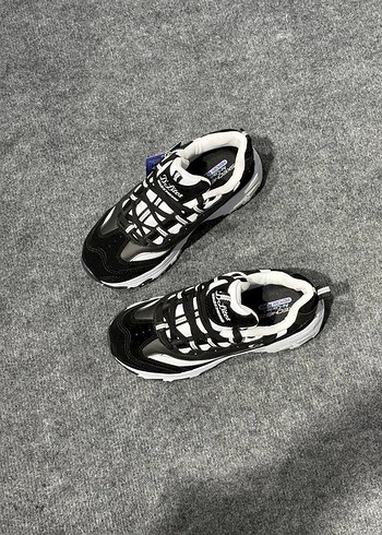 38 Beden SKECHERS DLİTES SİYAH BEYAZ