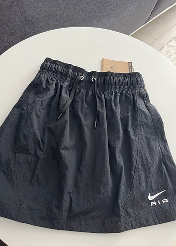Nike Siyah Bel Detaylı Mini Etek