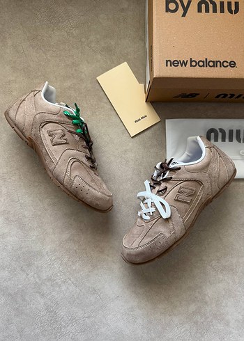 36 Beden New Balance 530 x Miu Miu Sneaker