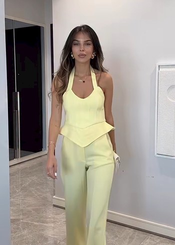 Sarı Mini V Yaka Kolsuz Kadın Takım