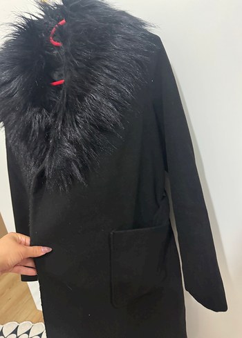 s Beden siyah Renk Siyah, büyük yaka detaylı kaban