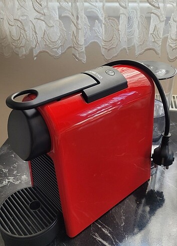 Nespresso Essenza Mini D30 Red Kahve
Makinesi, Kırmızı - Görsel 4