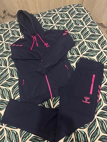 Hummel eşofman takımı M beden