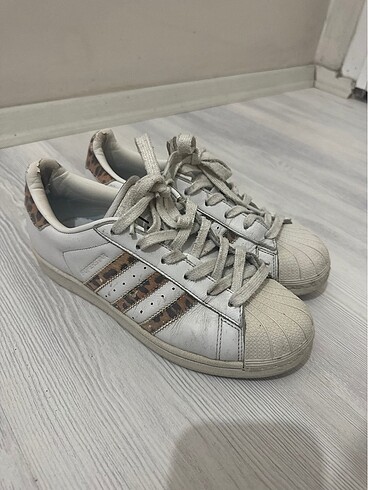 Adidas superstar