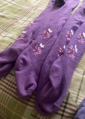 Nakışlı ve Noktalı Desenli Mor Çocuk Külotlu Çorap - Görsel 2