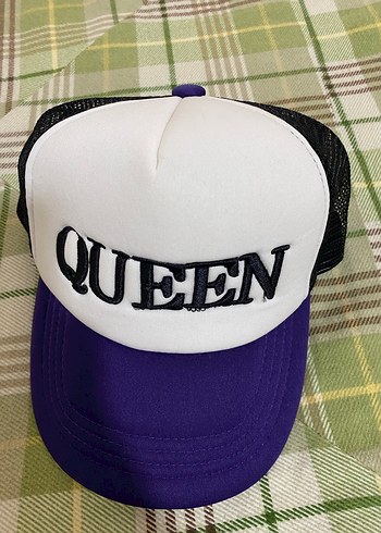 Mor Renkli Queen Nakışlı Kadın Şapka - Görsel 5