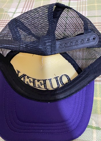 Mor Renkli Queen Nakışlı Kadın Şapka - Görsel 4