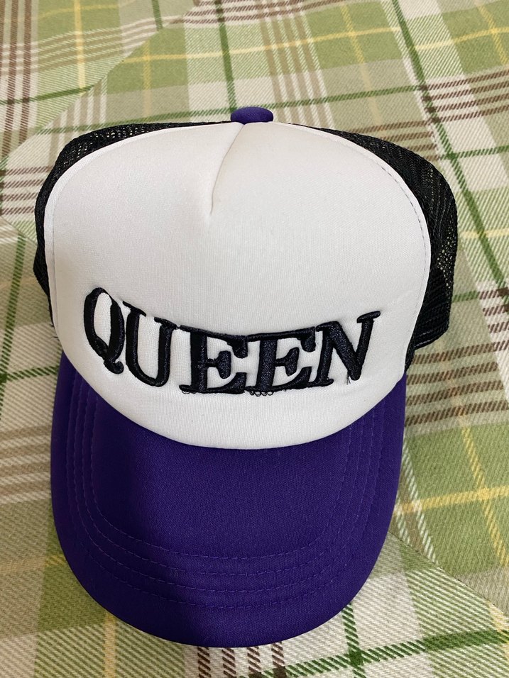 Mor Renkli Queen Nakışlı Kadın Şapka - Görsel 5