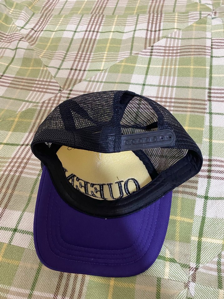 Mor Renkli Queen Nakışlı Kadın Şapka - Görsel 3