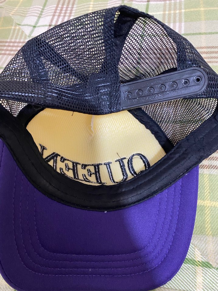 Mor Renkli Queen Nakışlı Kadın Şapka - Görsel 4