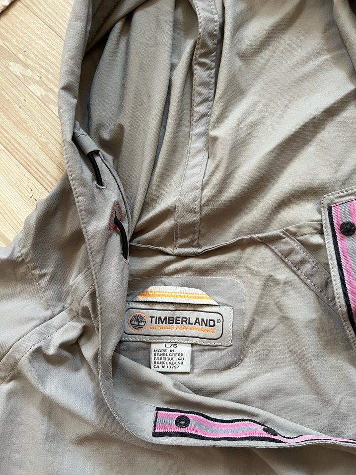 Timberland Gri Kapüşonlu Yağmurluk - Görsel 3