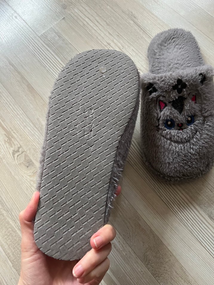 Gri Nakışlı Peluş Kadın Ev Terliği - Görsel 3