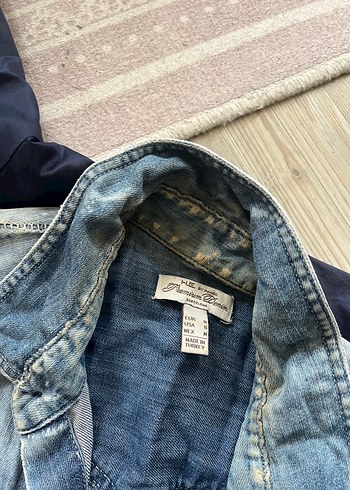 Erkek Mavi Kapüşonlu Yağmurluk ve Mango gömlek - Görsel 6