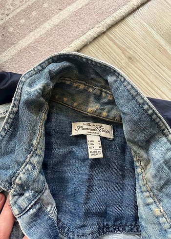 Erkek Mavi Kapüşonlu Yağmurluk ve Mango gömlek - Görsel 5