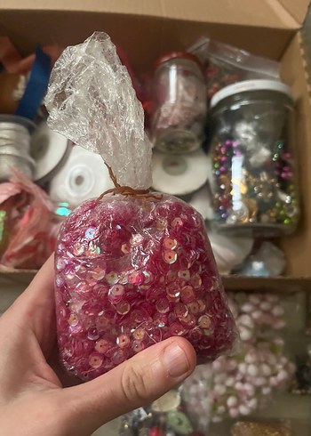 Bir kutu dolu El Sanatları Malzemeleri Seti - Görsel 5