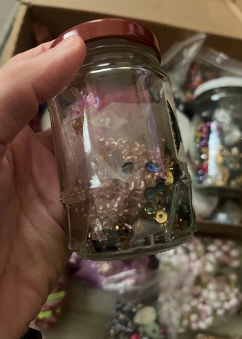 Bir kutu dolu El Sanatları Malzemeleri Seti - Görsel 16