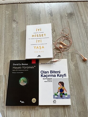 İyi hisset,hayatı yürümek ve keyifli kitap,kulaklık