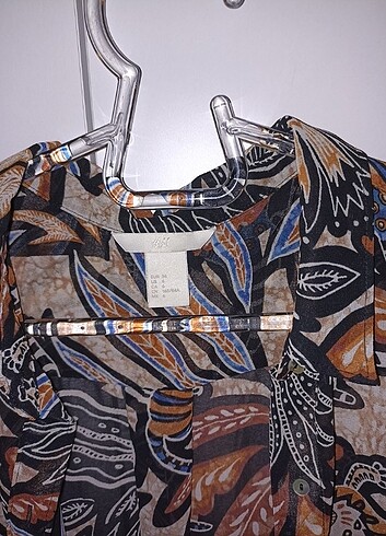 s Beden H&M desenli kolsuz kadın gömlek