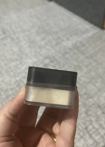 Huda Beauty pound cake pudra - Görsel 2