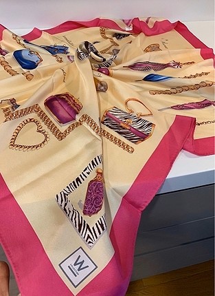 W collection eşarp