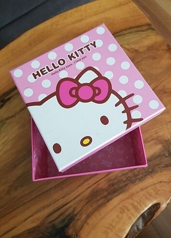 HELLO KITTY KAPAKLI KARYON KUTU