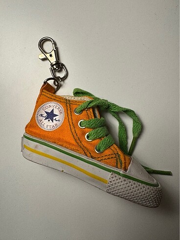 Converse turuncu anahtarlık